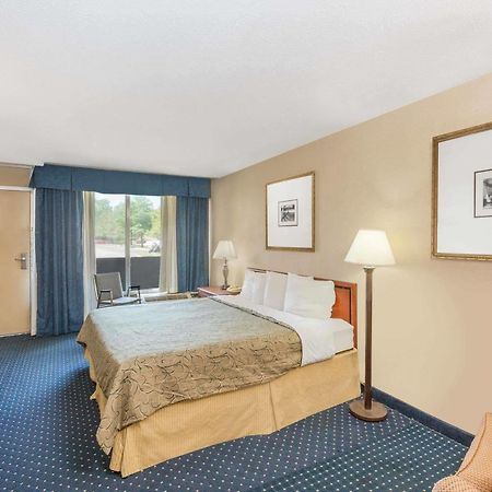 Knights Inn Overland Park Mission 외부 사진