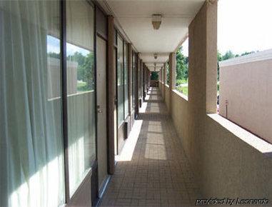 Knights Inn Overland Park Mission 내부 사진