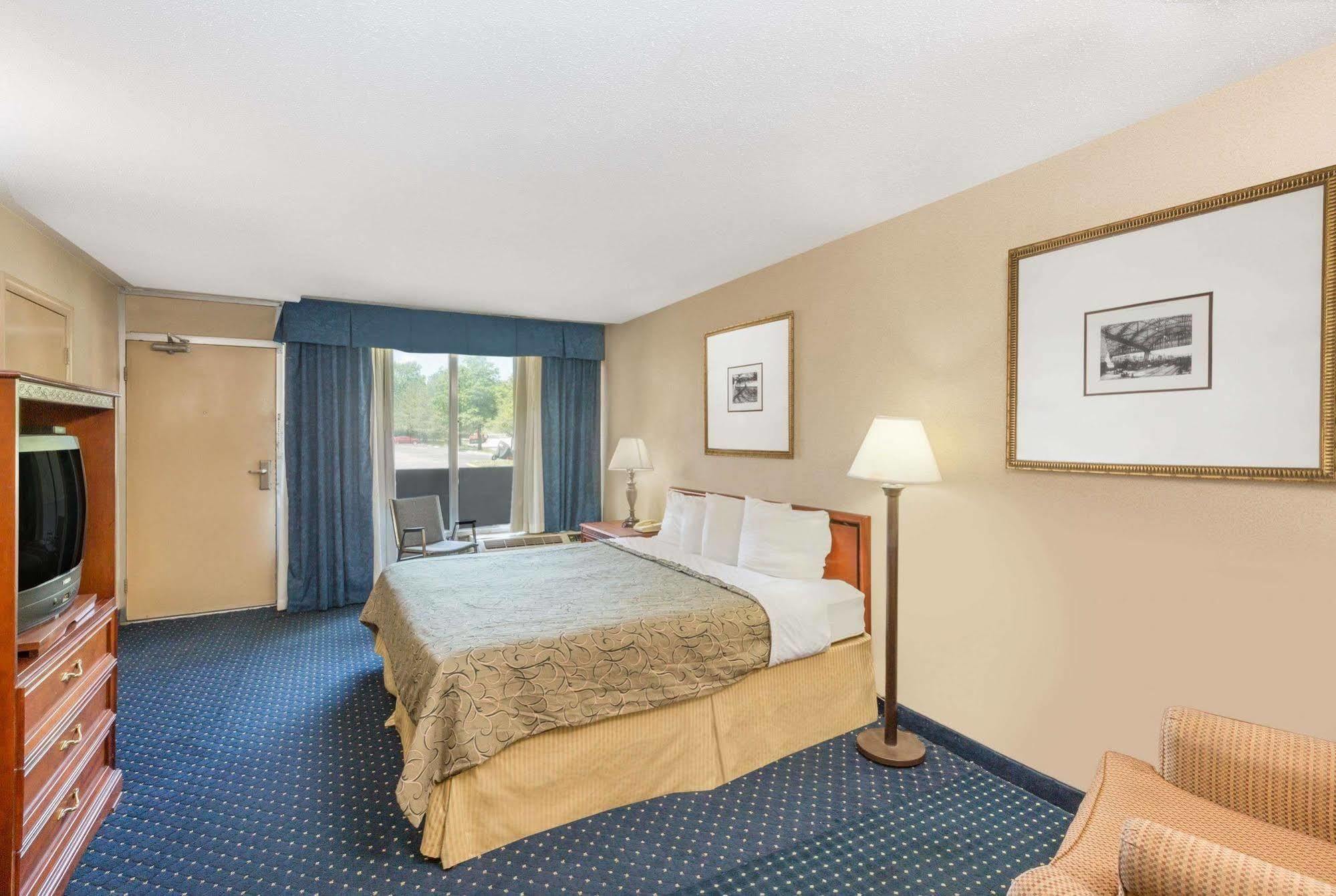 Knights Inn Overland Park Mission 외부 사진